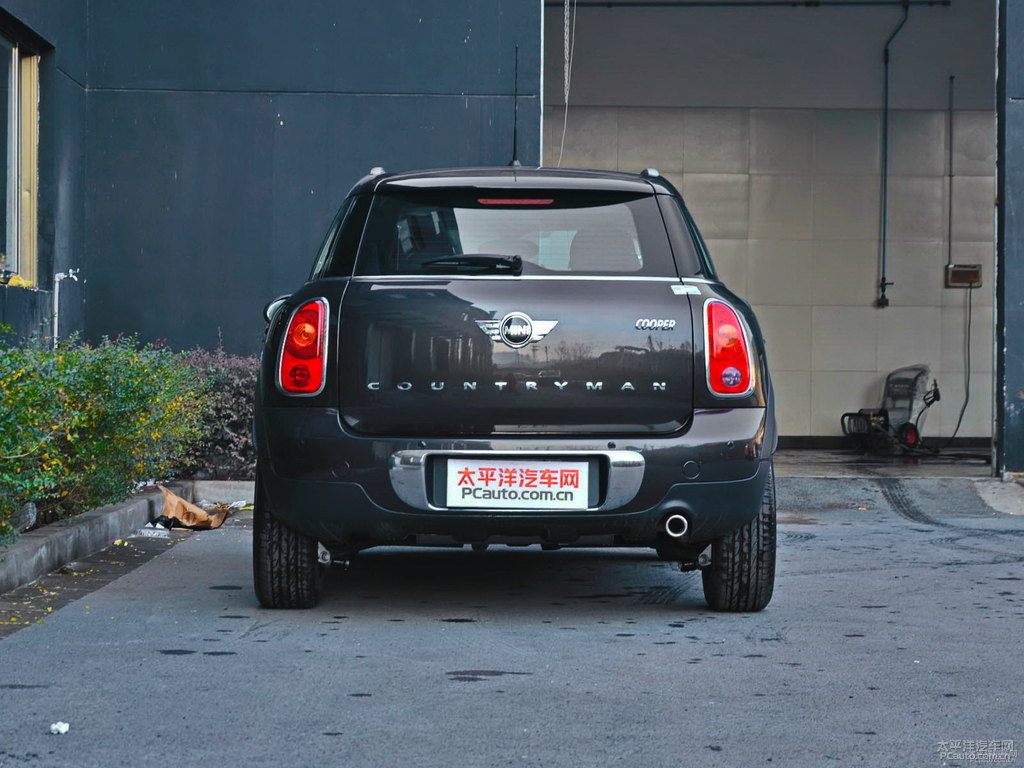 ҹMINI COUNTRYMAN܇^^DƬ