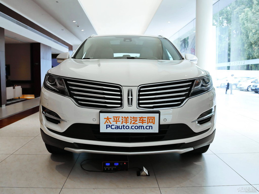 極簡(jiǎn)白林肯MKC整車外觀外觀圖片
