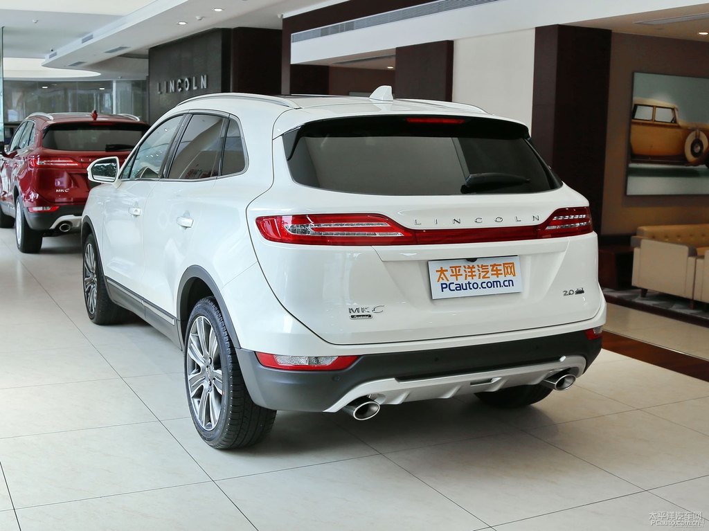 極簡(jiǎn)白林肯MKC整車(chē)外觀外觀圖片