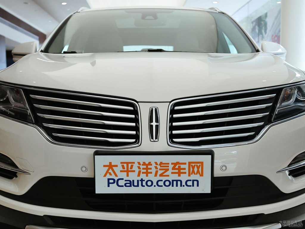極簡白林肯MKC車頭外觀圖片