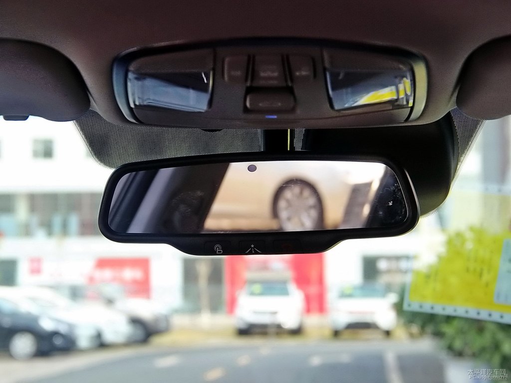 橄欖棕索納塔車廂內(nèi)飾圖片