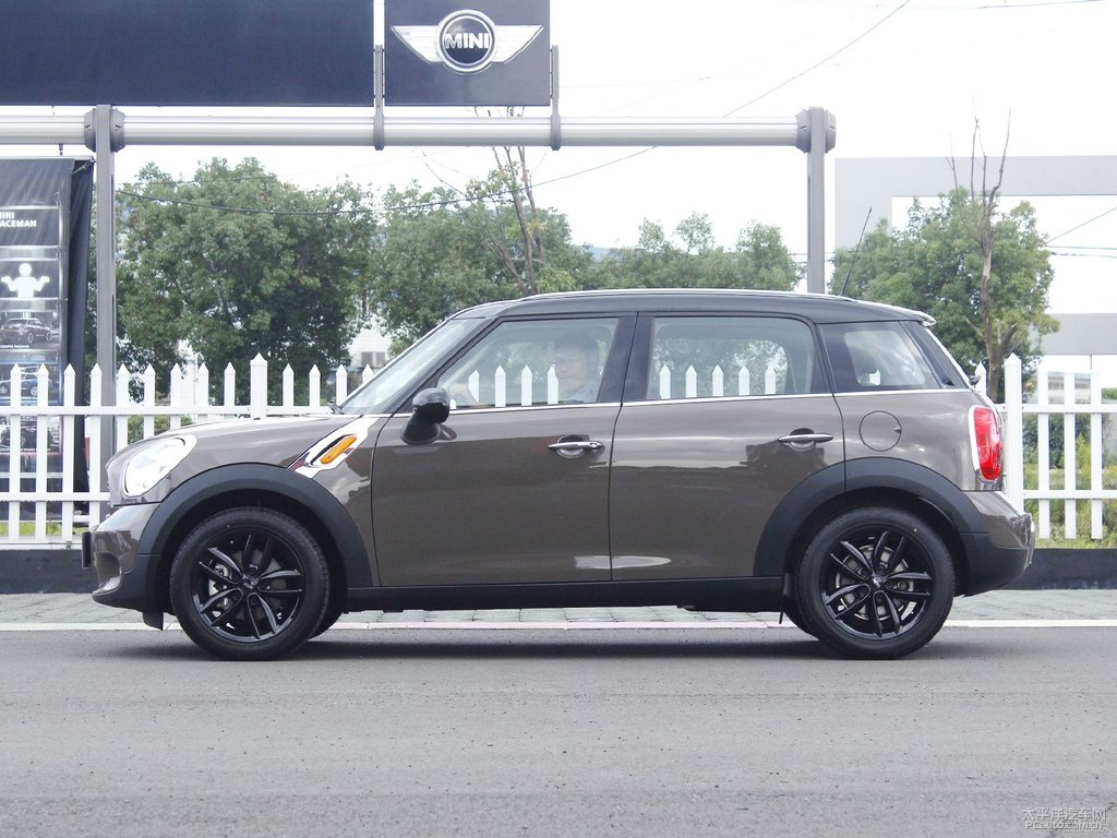 \ɫMINI COUNTRYMAN܇^^DƬ