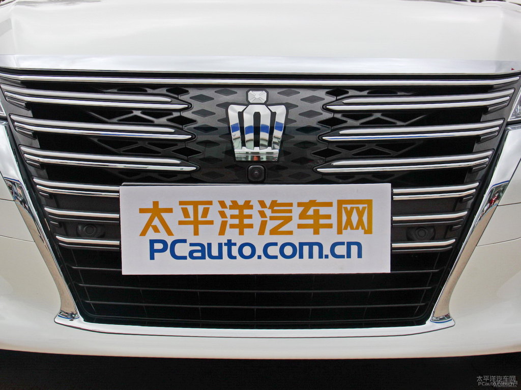 寶石珍珠白皇冠車頭外觀圖片