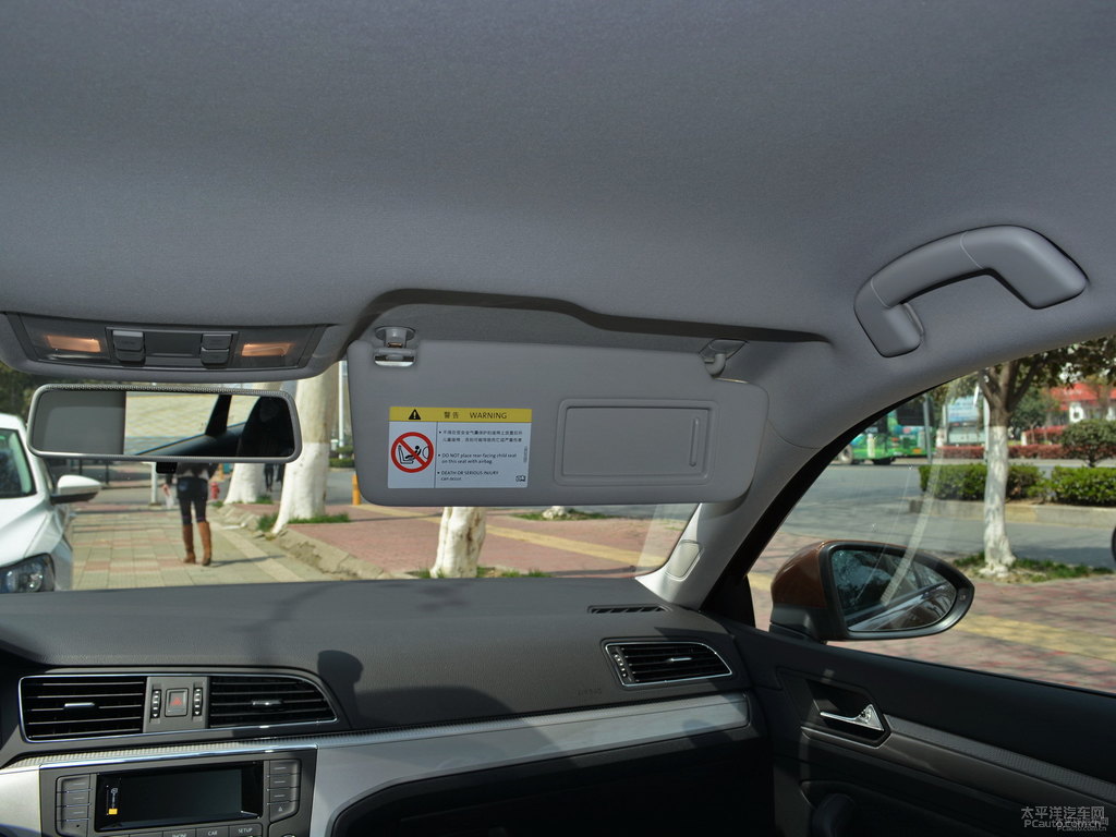 炫目金凌渡車廂內飾圖片