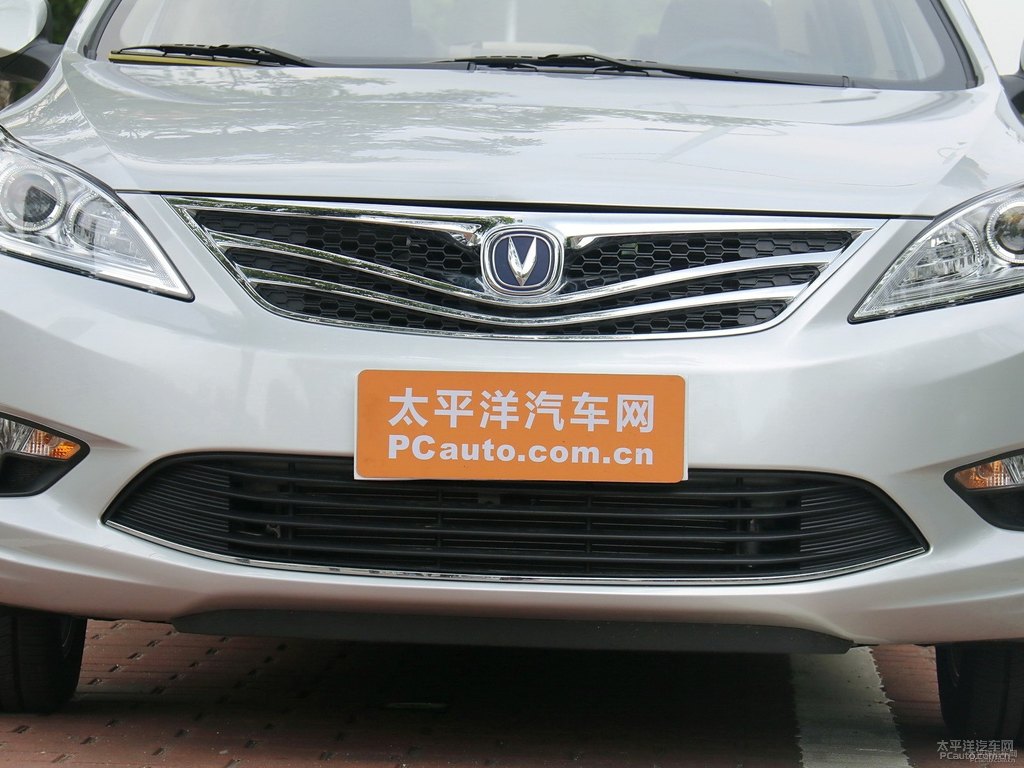 星河銀逸動車頭外觀圖片