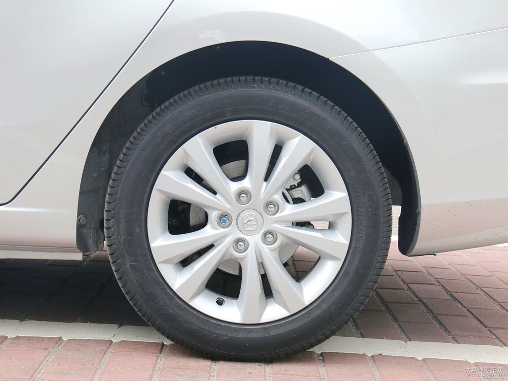 星河銀逸動車身外觀圖片