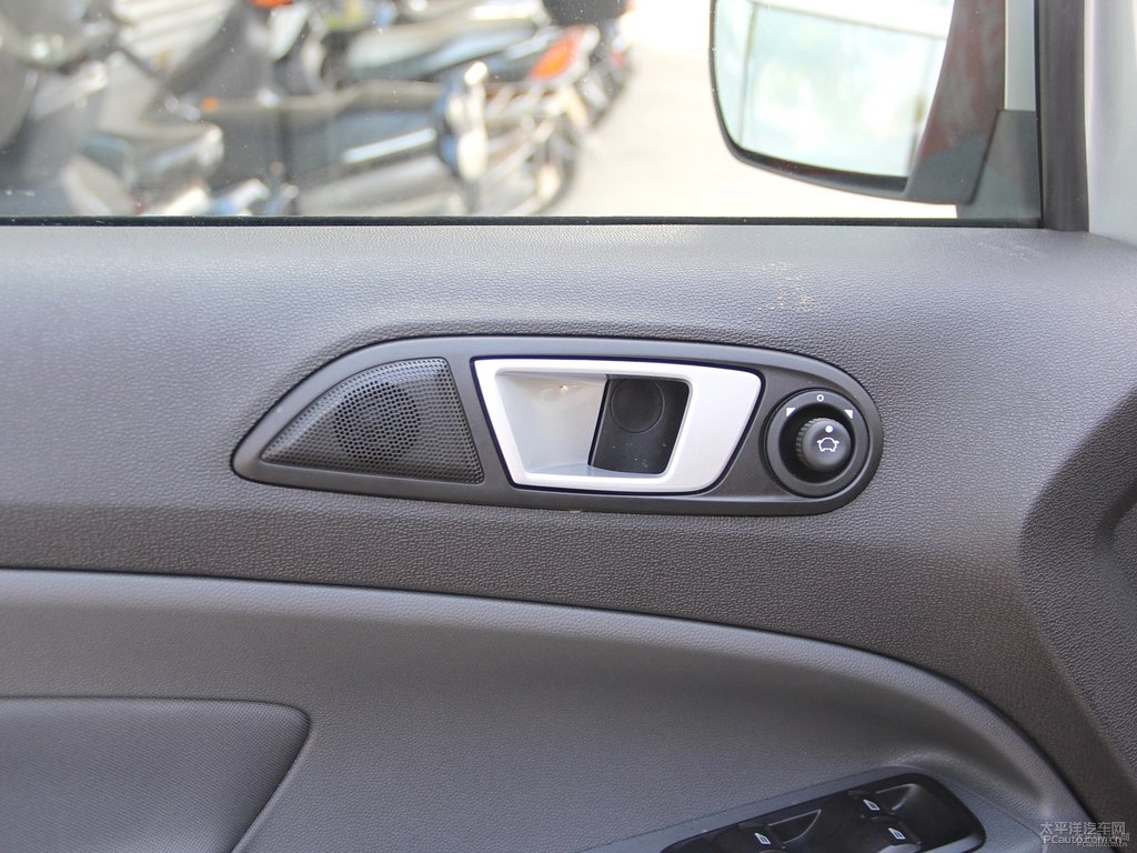 閃耀銀翼搏車廂內(nèi)飾圖片
