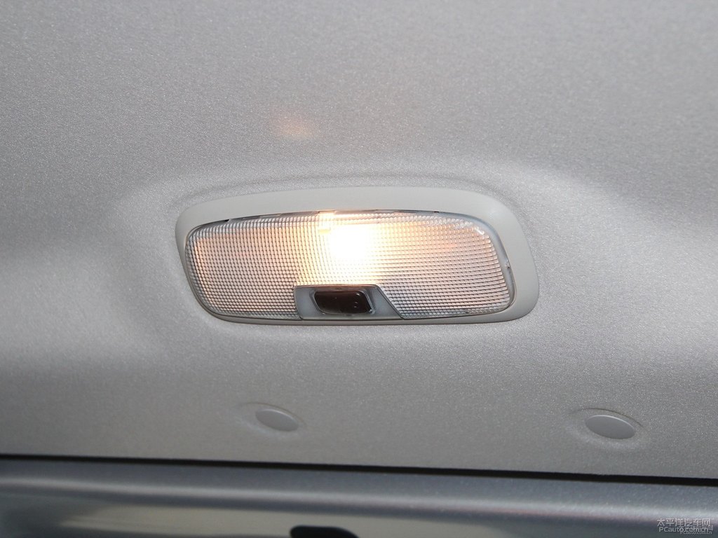 閃耀銀翼搏車廂內(nèi)飾圖片