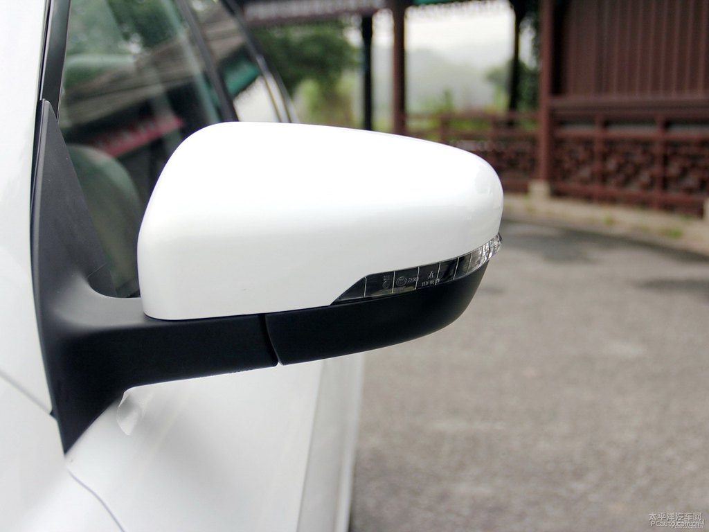 冰晶白新帝豪車身外觀圖片