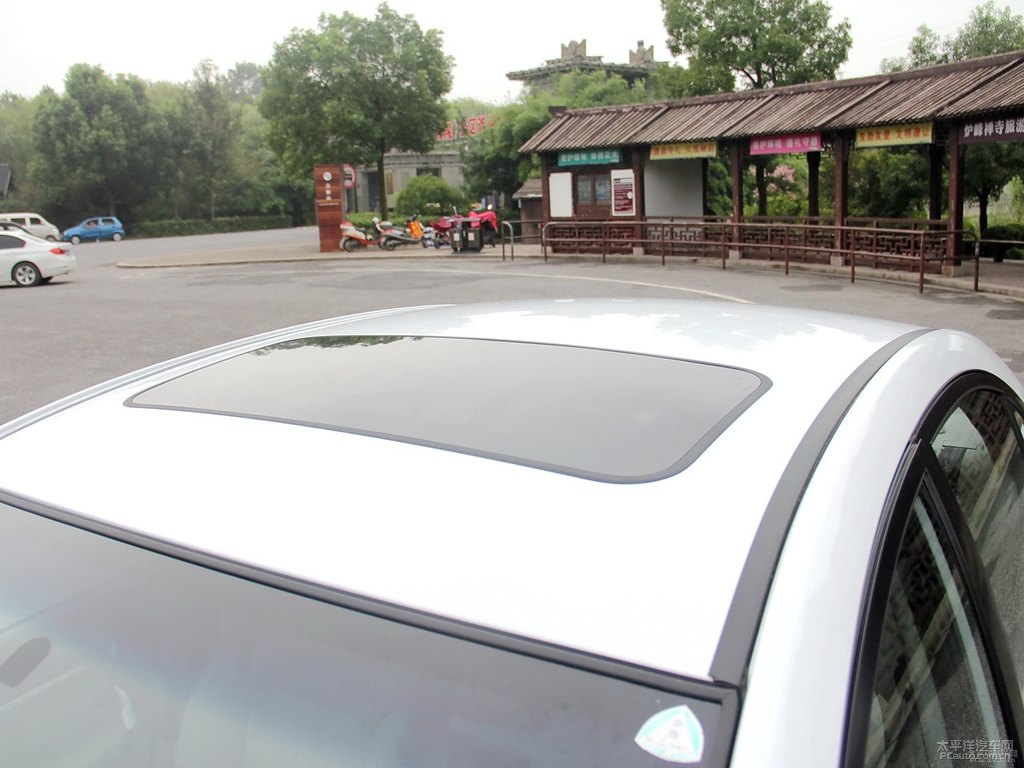 冰晶白新帝豪車身外觀圖片