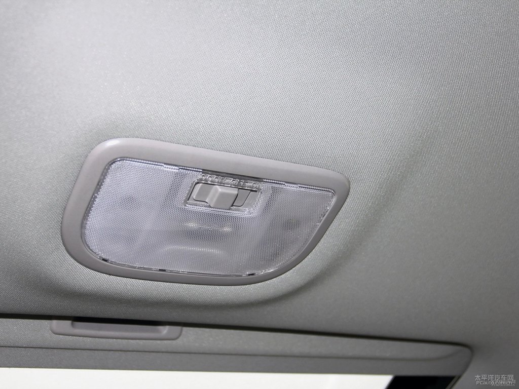 冰晶白新帝豪車廂內(nèi)飾圖片