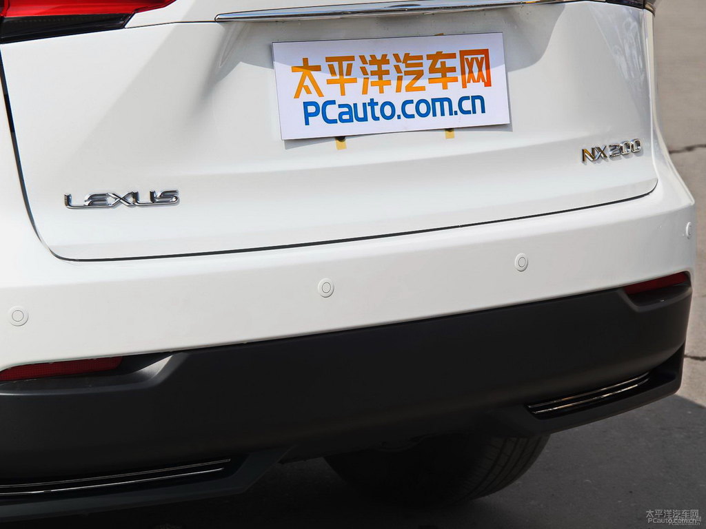 超音速石英白雷克薩斯NX車尾外觀圖片