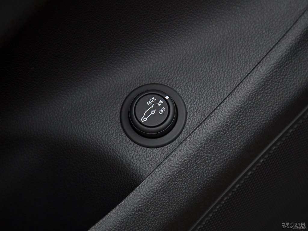 卡其金昂科威車廂內(nèi)飾圖片