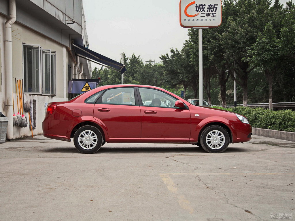 炫紅凱越整車外觀外觀圖片