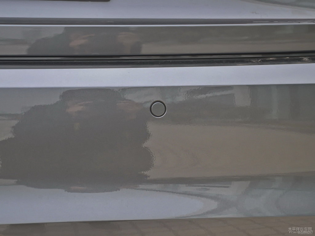 波斯灰速騰車尾外觀圖片