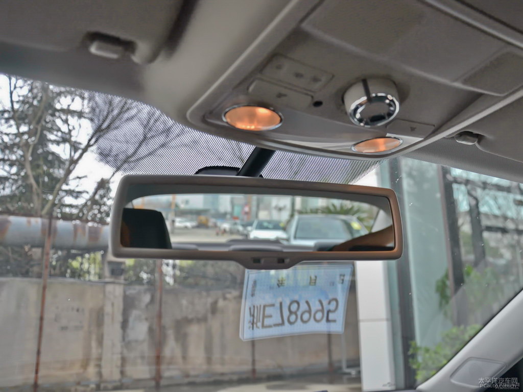 波斯灰速騰車廂內(nèi)飾圖片