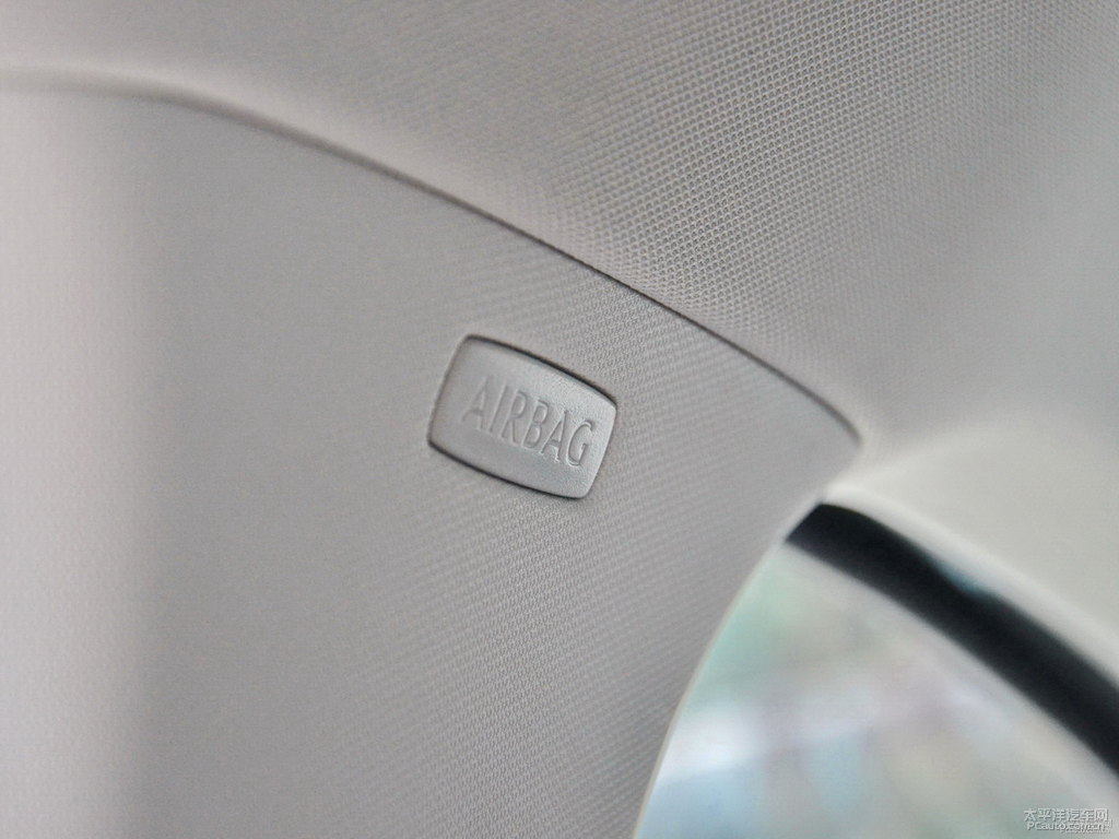 波斯灰速騰車廂內(nèi)飾圖片