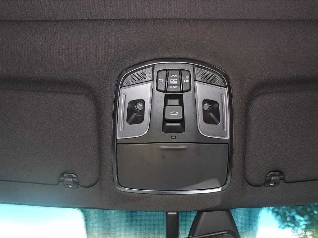 爵士黑索納塔車廂內(nèi)飾圖片