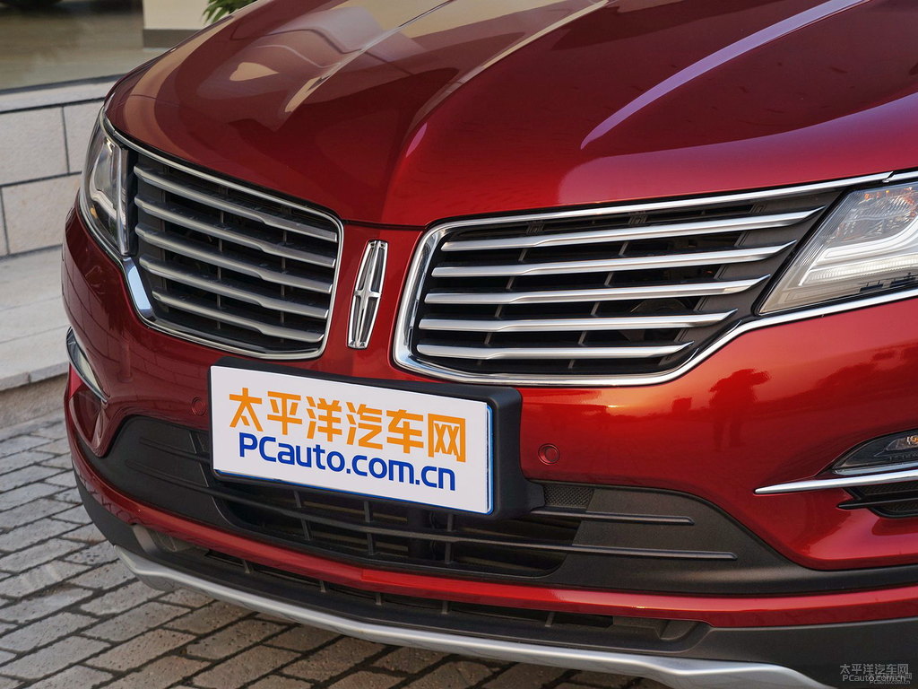 寶石紅林肯MKC車頭外觀圖片