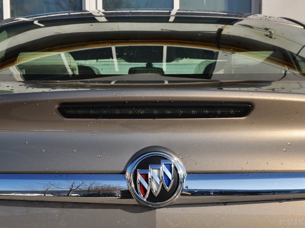 恒金君威車尾外觀圖片