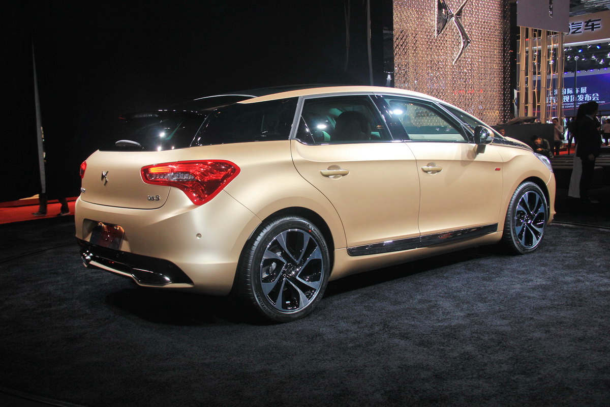 DS 5DƬ