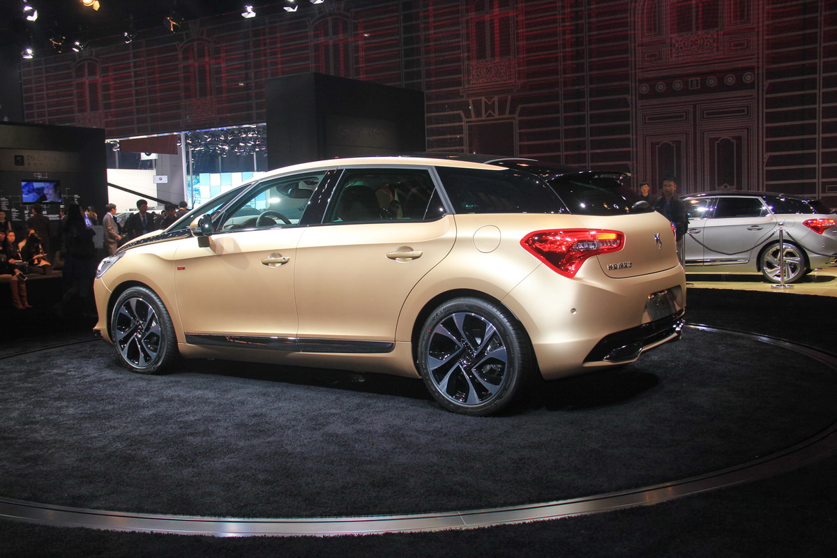 DS 5DƬ