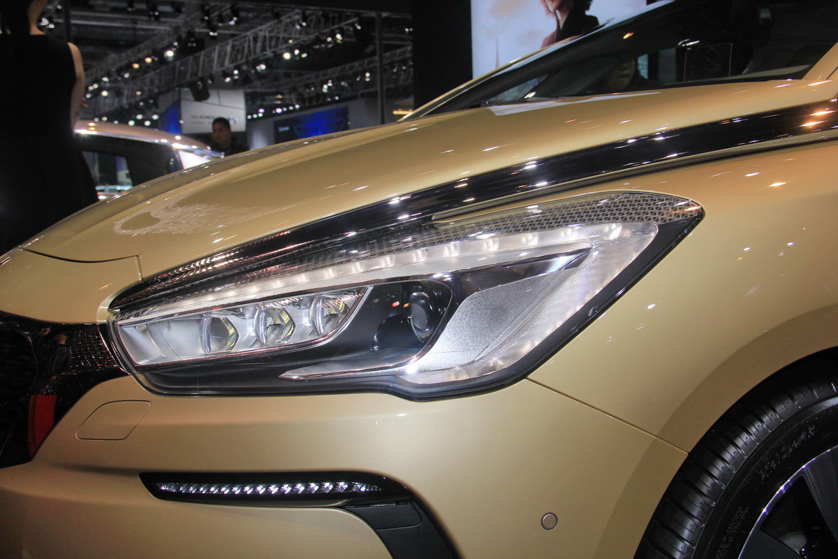 DS 5DƬ