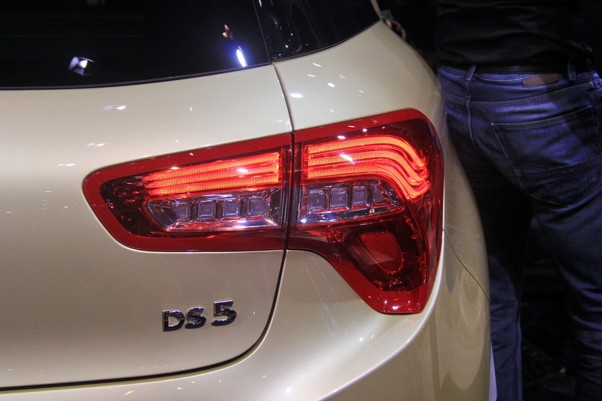 DS 5DƬ