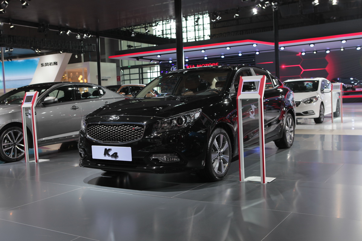 起亞K4車展高清大圖
