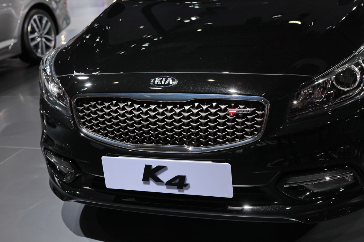 起亞K4車展高清大圖