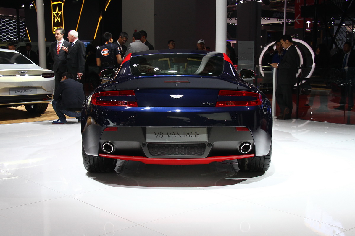 V8 VantageDƬ