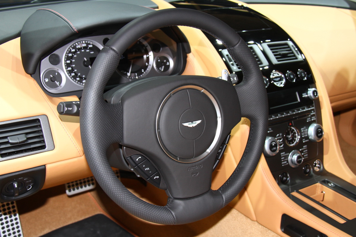 V8 VantageDƬ