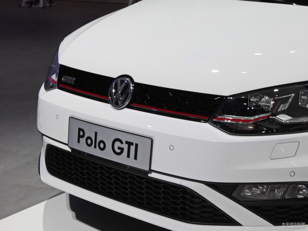 極地白大眾Polo車頭外觀圖片