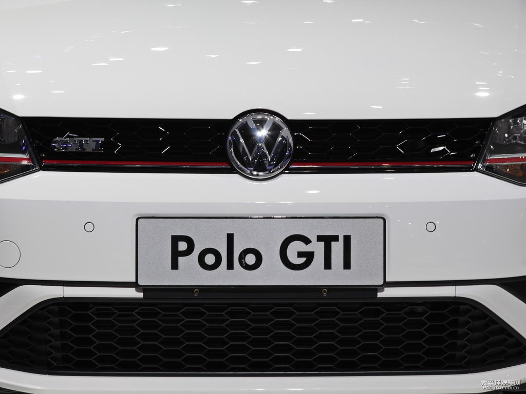 極地白大眾Polo車頭外觀圖片
