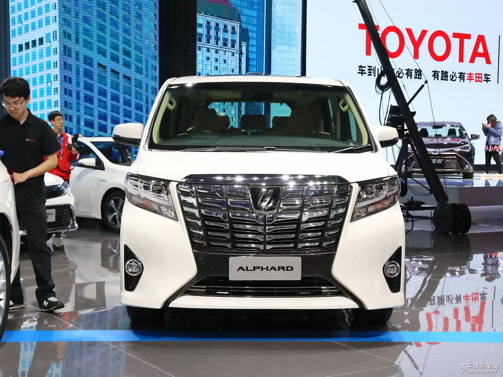 象牙白埃爾法整車外觀外觀圖片