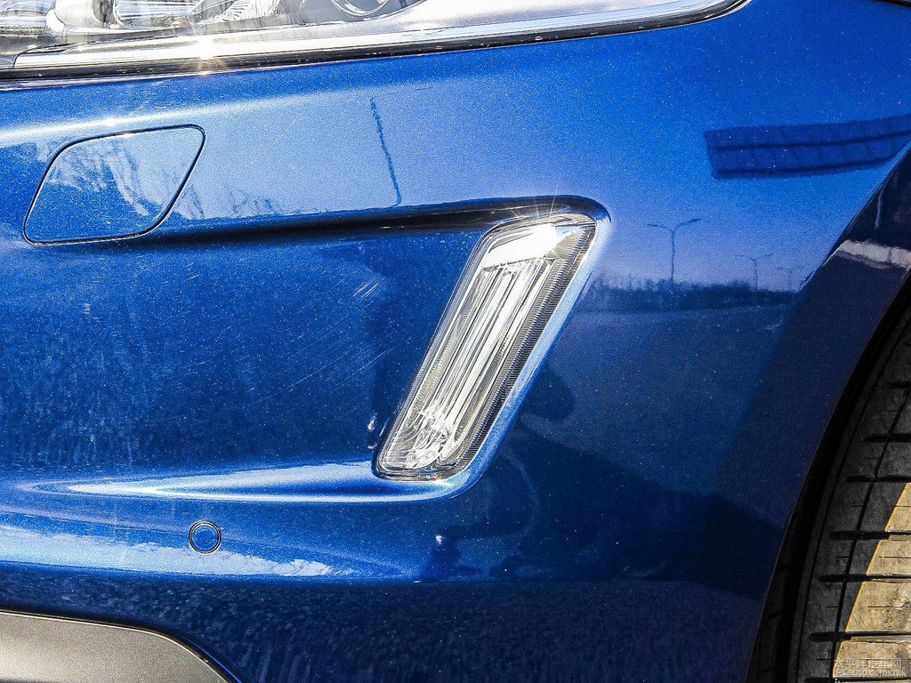 海洋藍沃爾沃XC60車頭外觀圖片