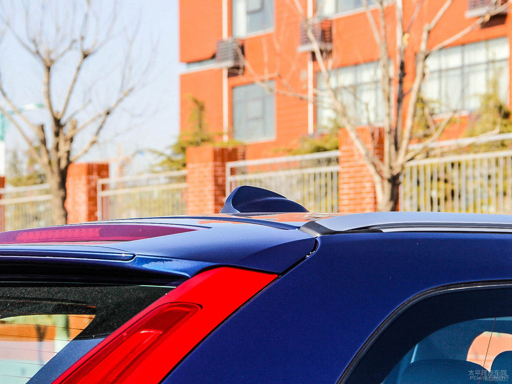 海洋藍(lán)沃爾沃XC60車尾外觀圖片