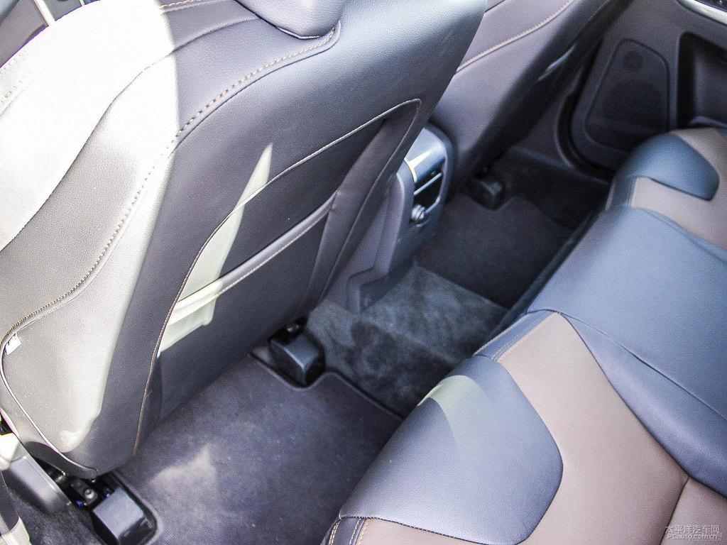 海洋藍沃爾沃XC60車廂內飾圖片