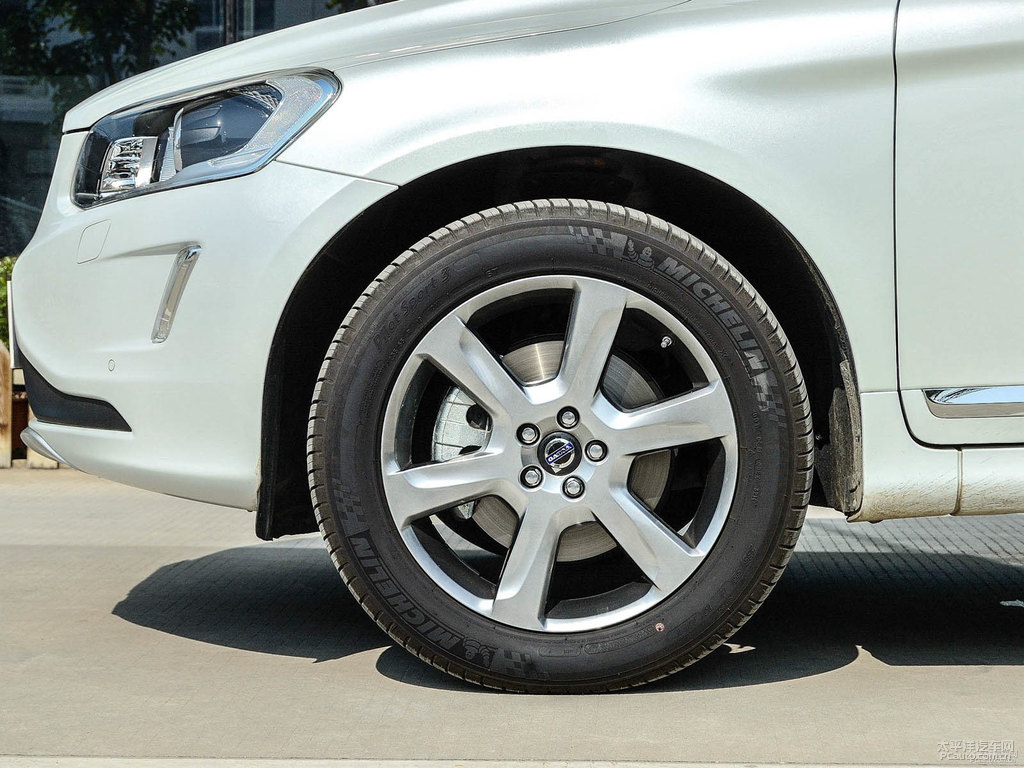冰雪白沃爾沃XC60車身外觀圖片