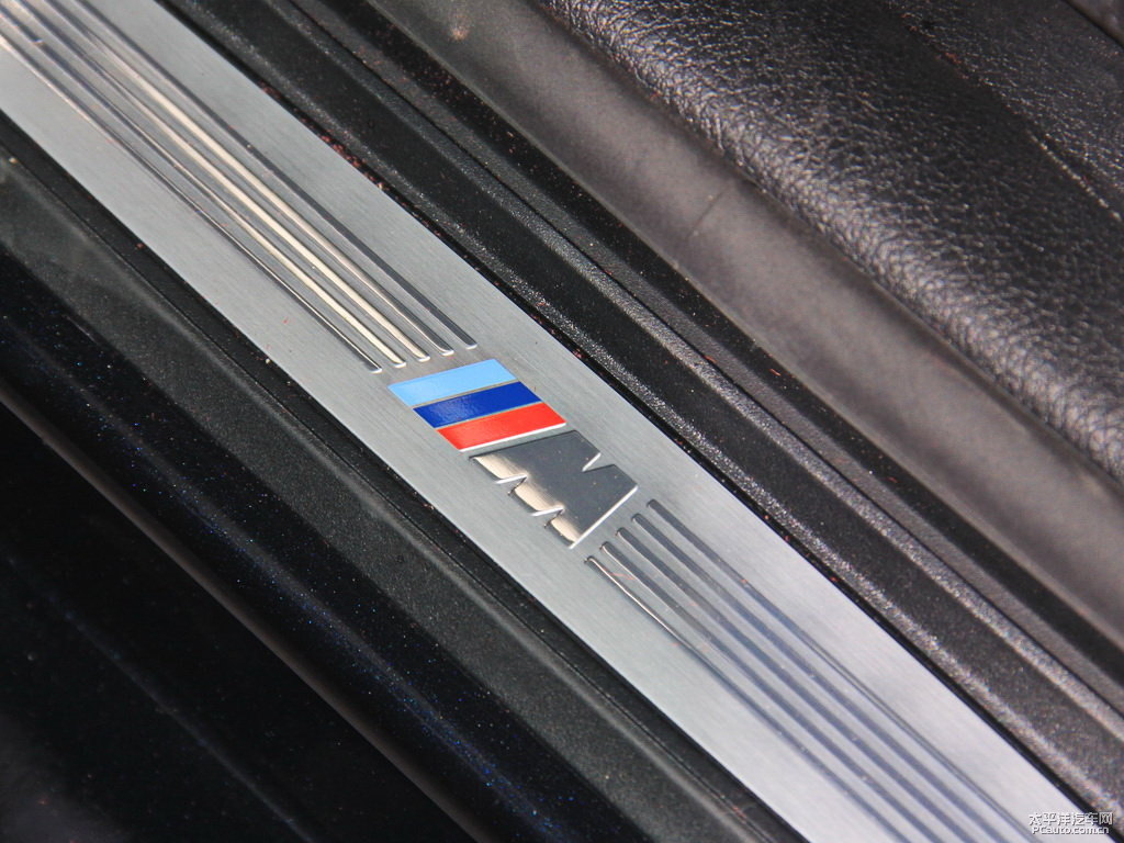 埃斯托籃寶馬4系車身外觀圖片