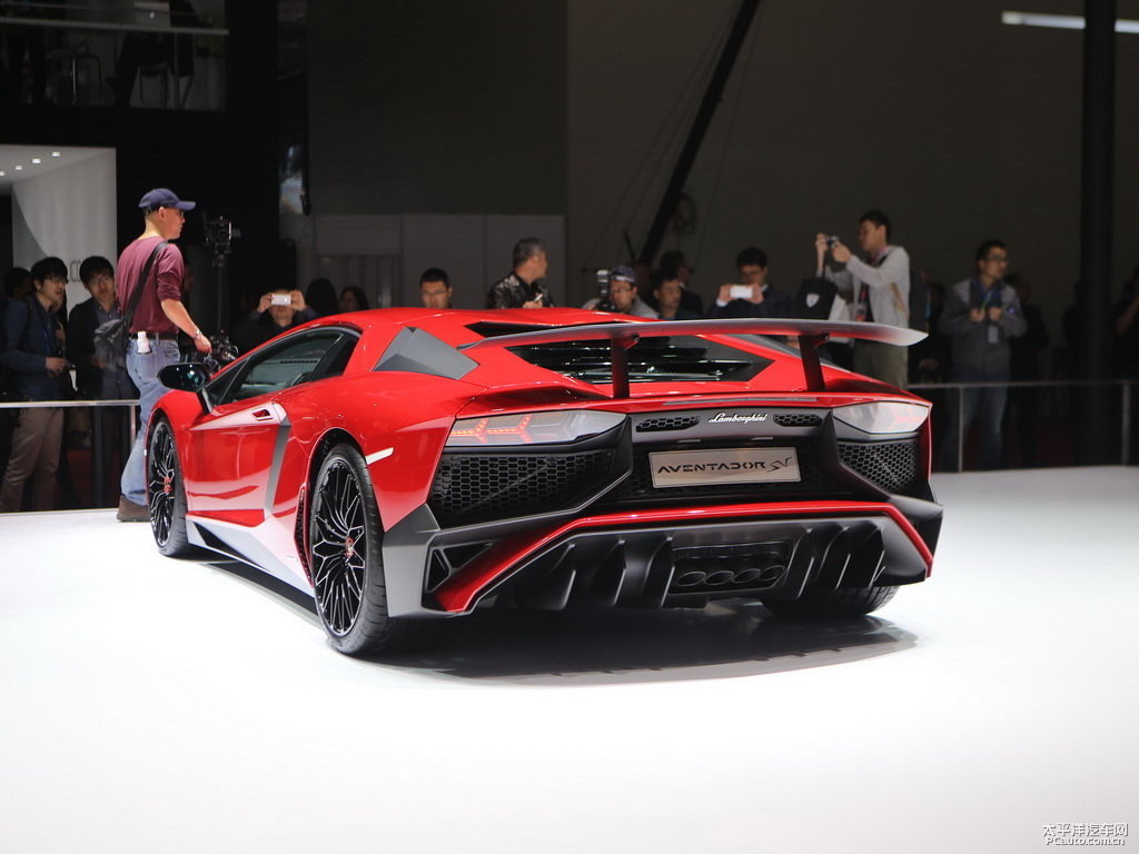 紅色Aventador整車(chē)外觀外觀圖片