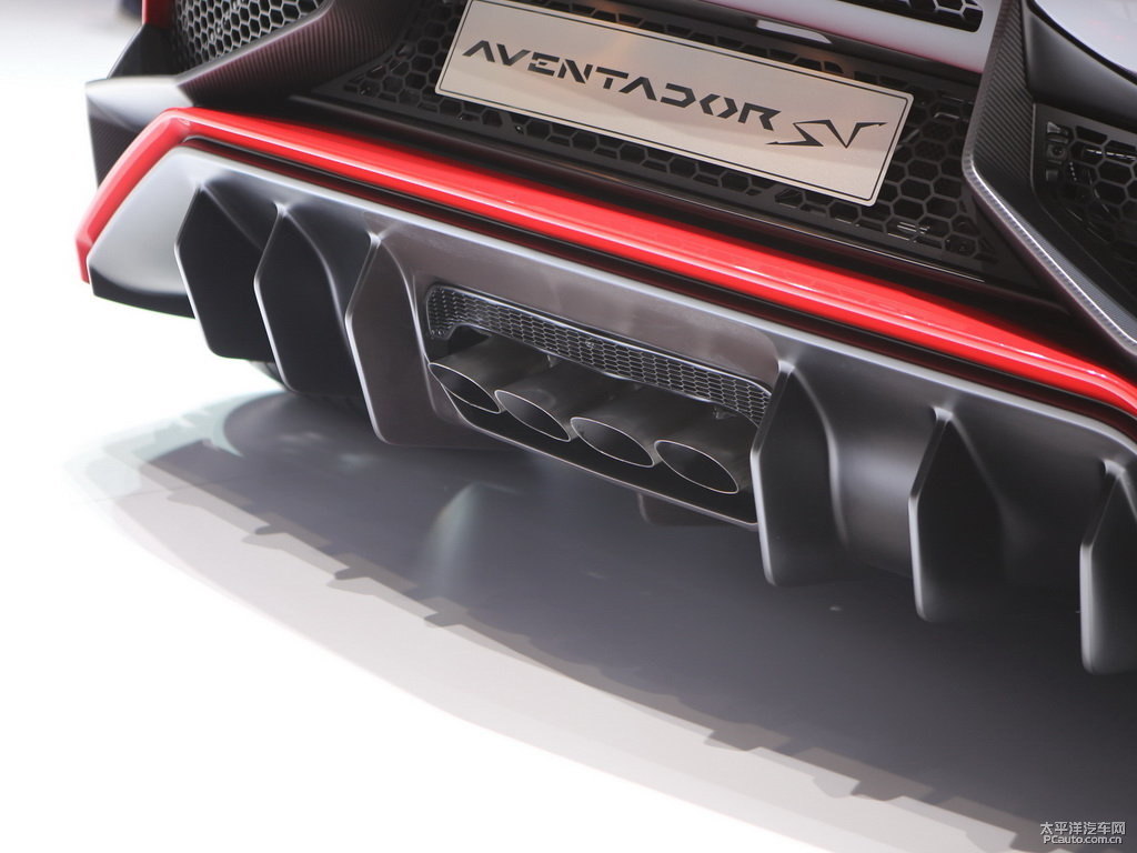 紅色Aventador車尾外觀圖片