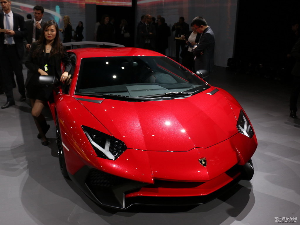紅色Aventador整車外觀外觀圖片