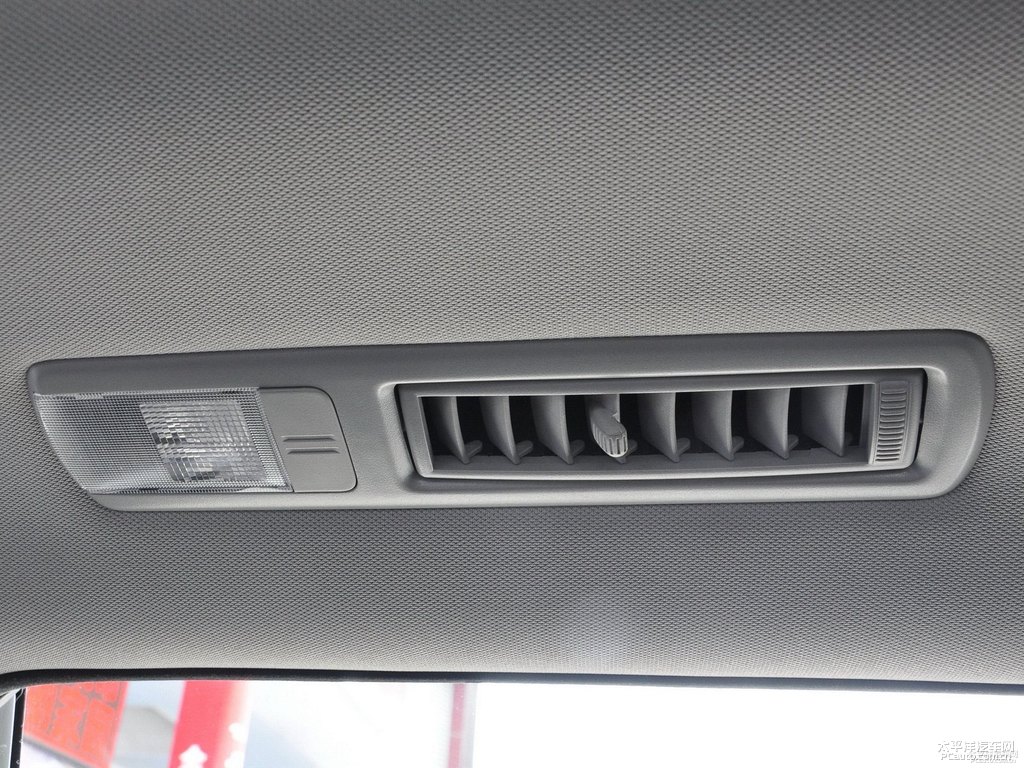 翡鉆紅漢蘭達(dá)車廂內(nèi)飾圖片