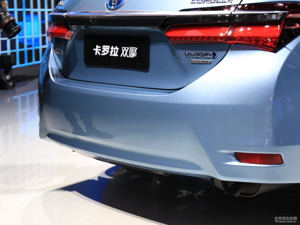 寰宇藍(lán)色卡羅拉車尾外觀圖片