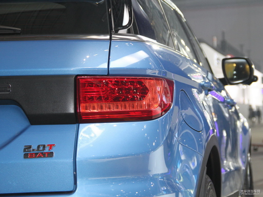 南海藍(lán)陸風(fēng)X7車尾外觀圖片