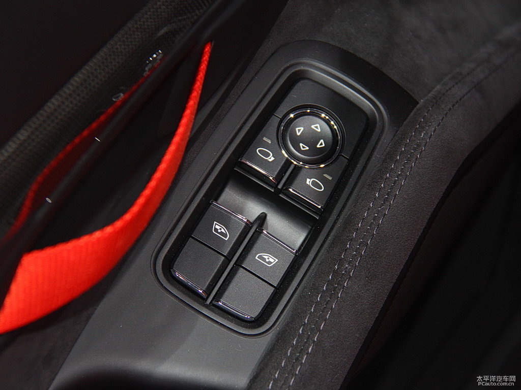 保時捷911車廂內(nèi)飾圖片