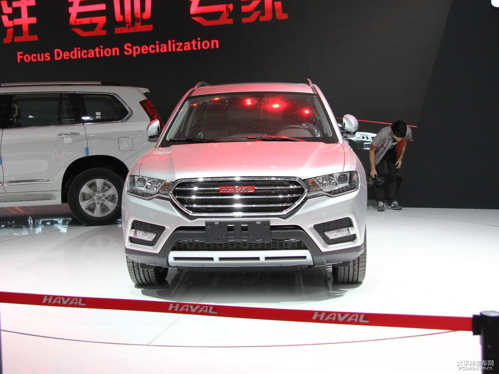 雅致銀哈弗H6 Coupe整車(chē)外觀(guān)外觀(guān)圖片