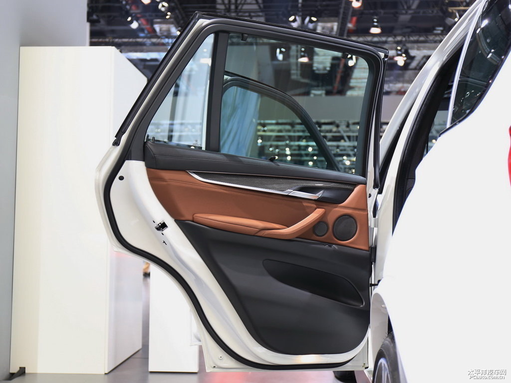 礦石白寶馬X5(進口)車廂內飾圖片