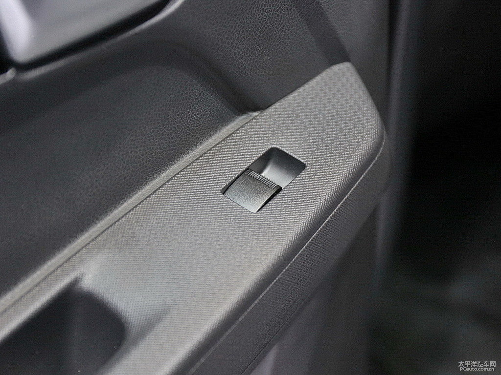 D-MAX܇(ni)DƬ